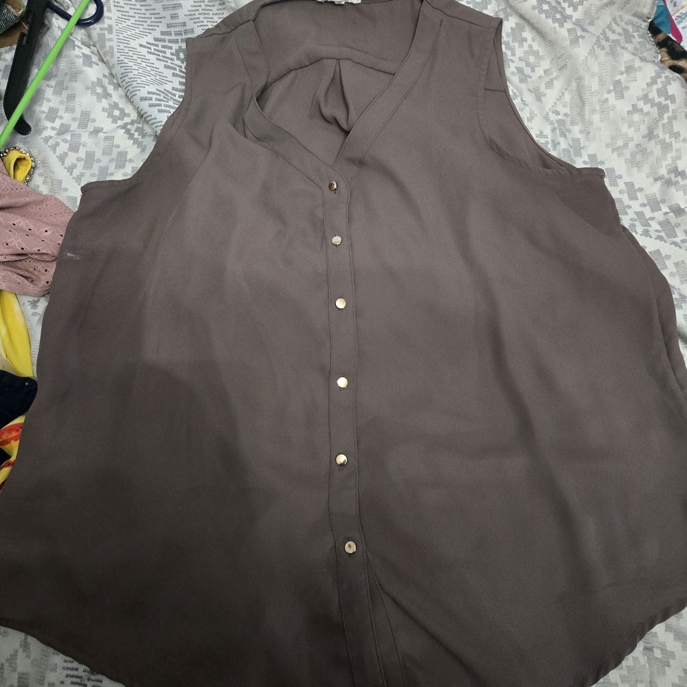 Maurices Sleeveless Button-Down Shirt - Dark Brown